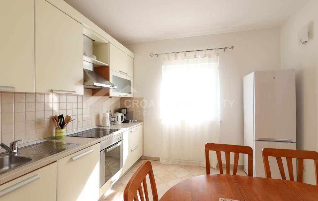 fully furnished seacoast house with a pool omis (3)
