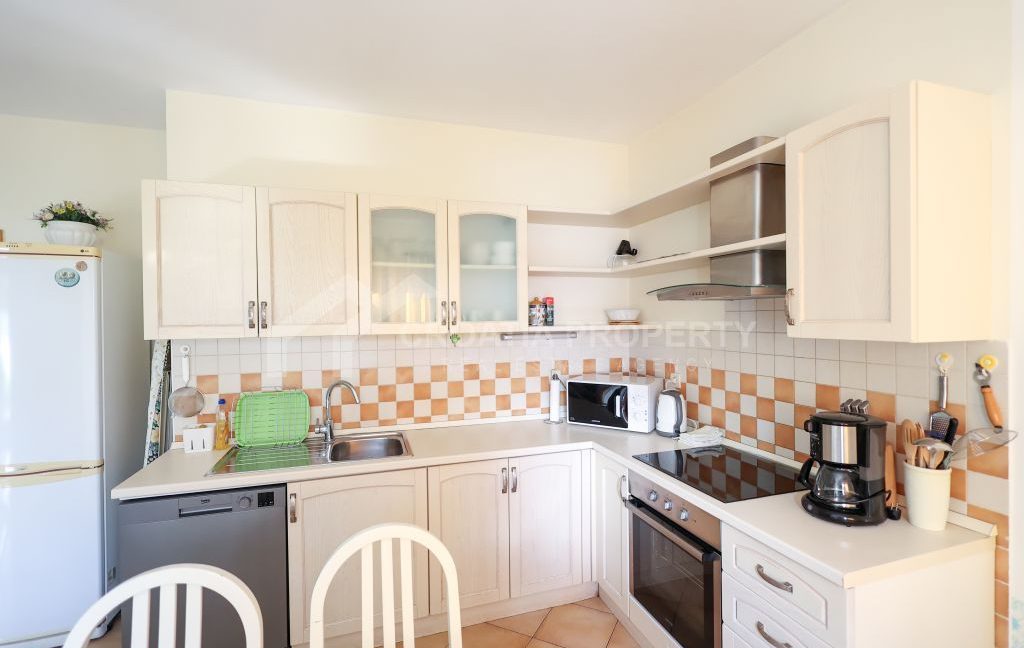 fully furnished seacoast house with a pool omis (7)