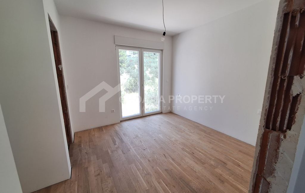 new apartment with a view and two loggias makarska (3)