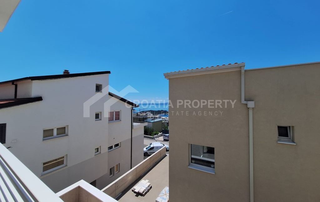 new apartment with a view and two loggias makarska (6)
