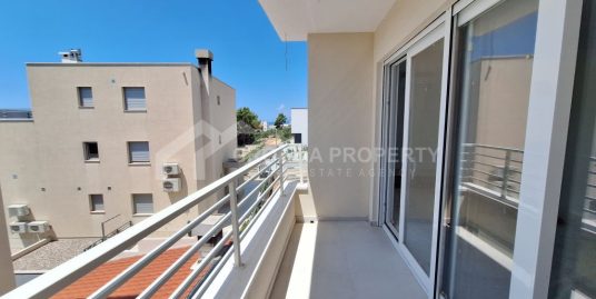 New apartment with parking space and loggia Makarska