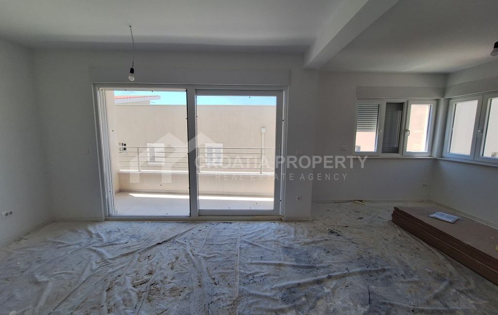 new apartment with parking space and loggia makarska (2)