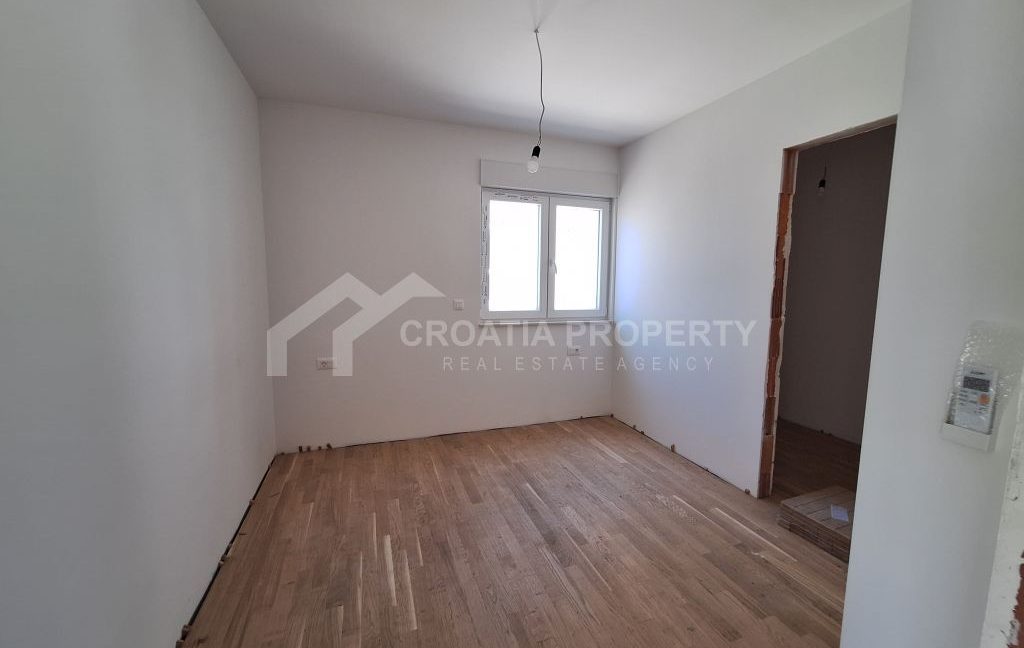new apartment with parking space and loggia makarska (4)
