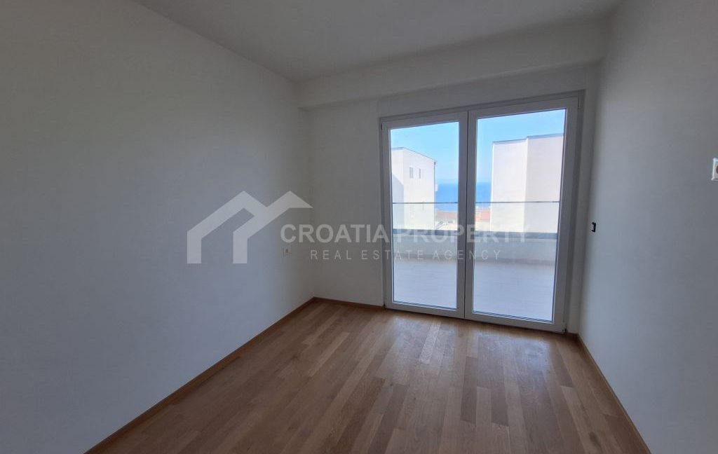 new apartment with sea view loggia makarska (3)