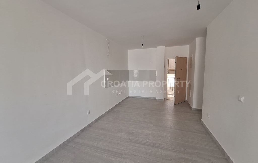 new apartment with sea view loggia makarska (5)