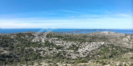 Spacious agricultural land with a view Brac