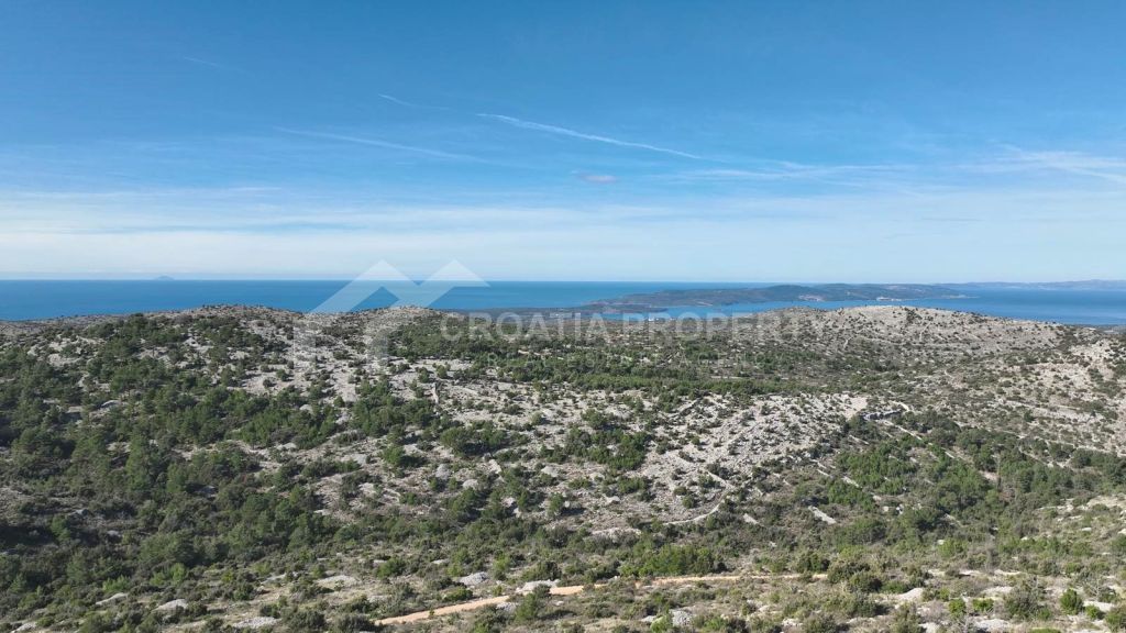 spacious agricultural land with a view brac (2)