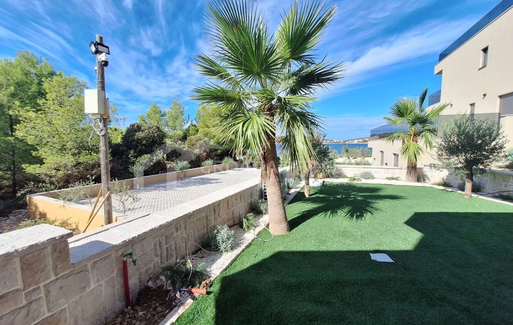 new seaside apartment with spacious garden sevid - 3814 (1)