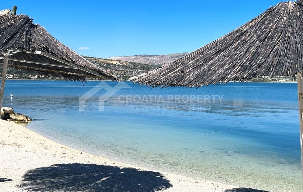 1st row house with spacious lot ciovo (5)