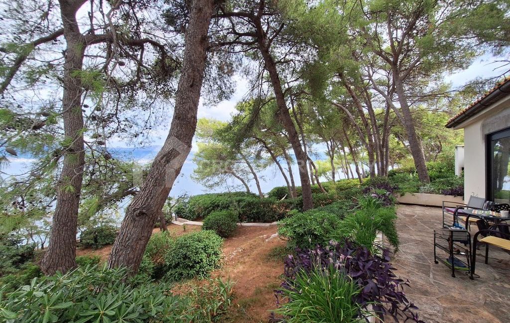 1st row private beach access house ciovo (1)