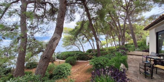 1st row private beach access house Ciovo