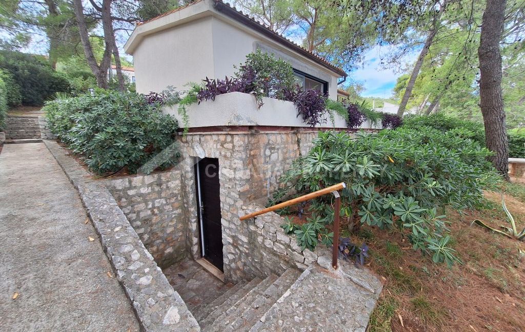 1st row private beach access house ciovo (11)