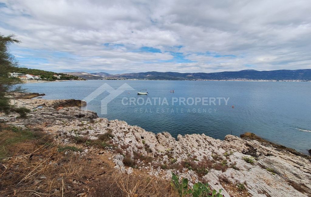 1st row private beach access house ciovo (12)