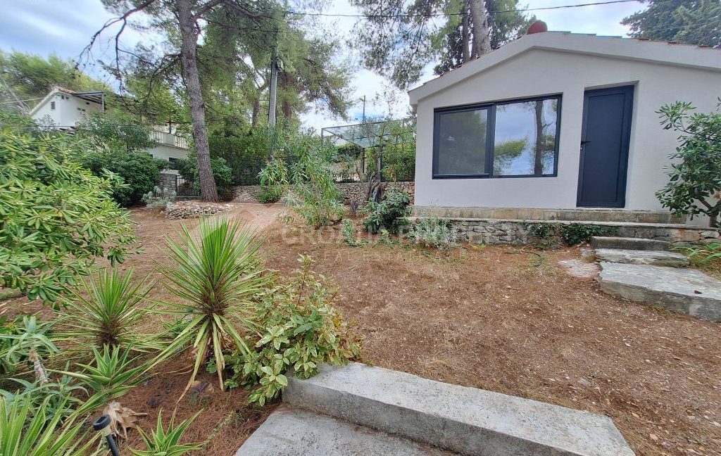 1st row private beach access house ciovo (3)