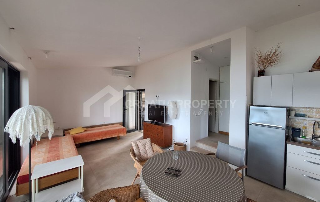1st row private beach access house ciovo (5)