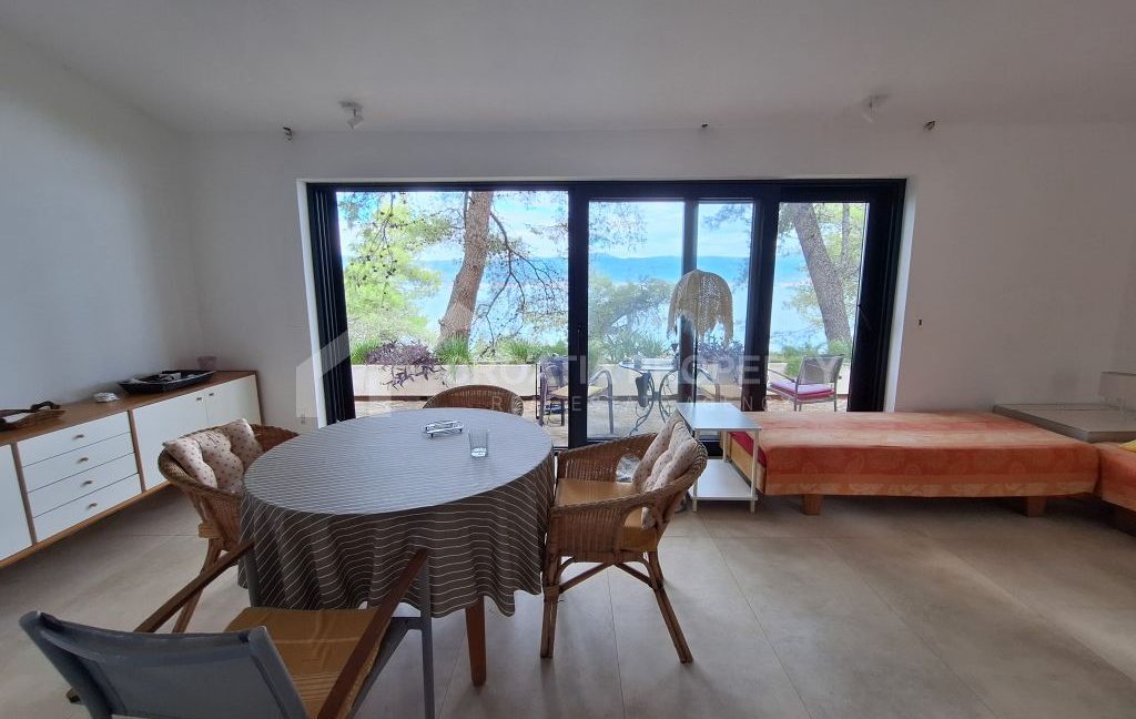 1st row private beach access house ciovo (8)