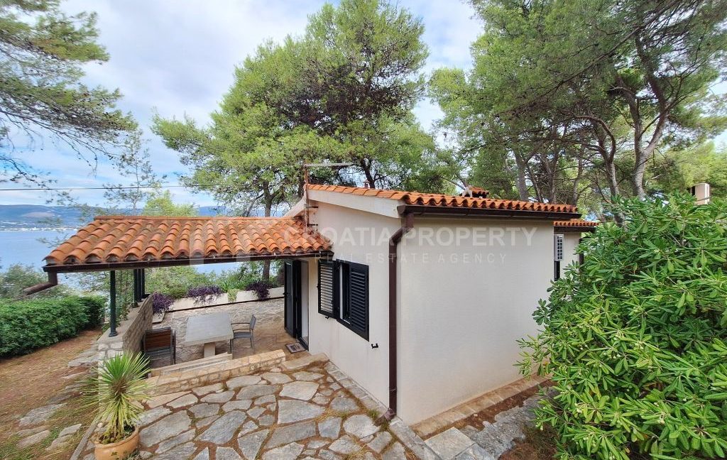 1st row private beach access house ciovo (9)