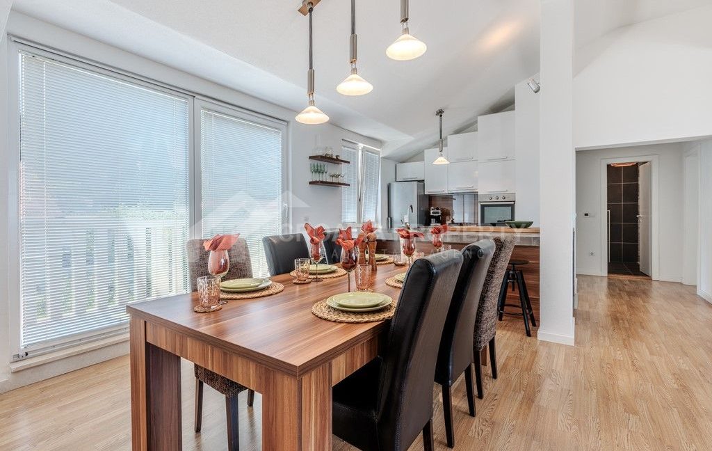 2nd row spacious seaside villa brac - 3808 (16)