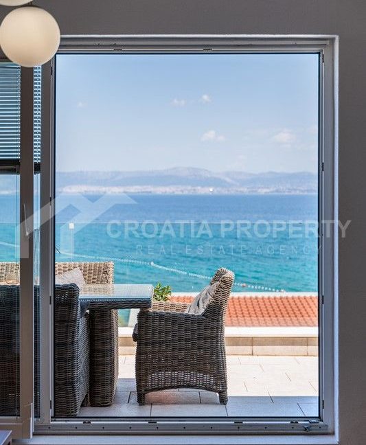 2nd row spacious seaside villa brac - 3808 (17)