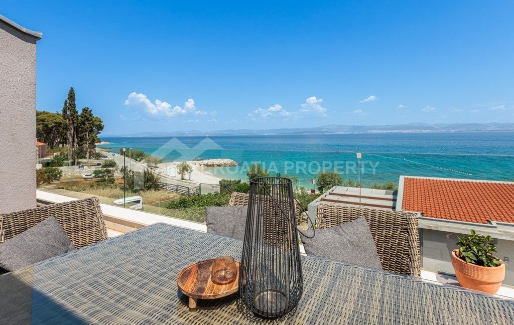 2nd row spacious seaside villa brac - 3808 (22)