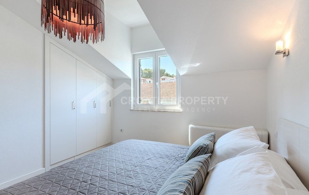2nd row spacious seaside villa brac - 3808 (4)