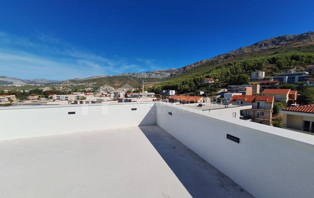 new penthouse with rooftop terrace podstrana - 3829 (1)