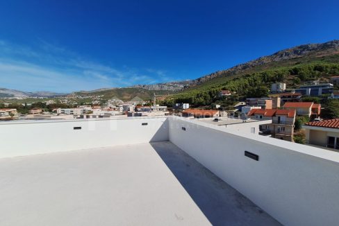 new penthouse with rooftop terrace podstrana - 3829 (1)