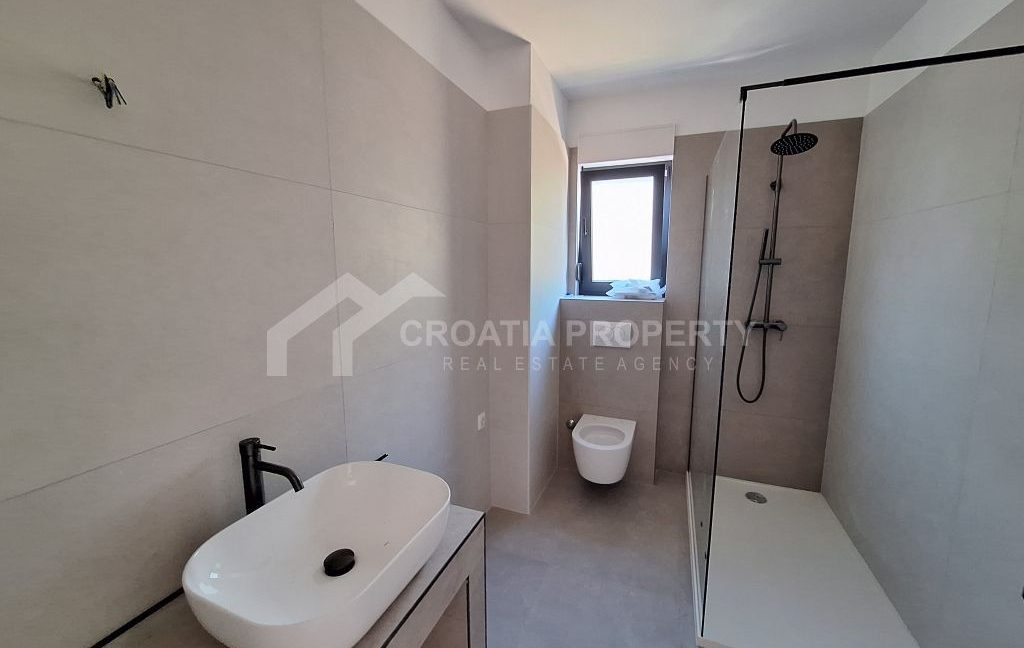 new penthouse with rooftop terrace podstrana (7)