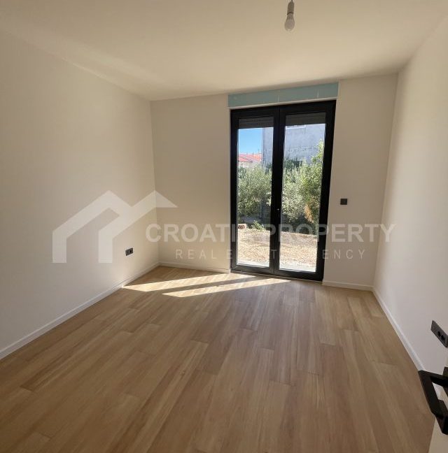 seaside apartment with spacious garden srima - 3822 (11)