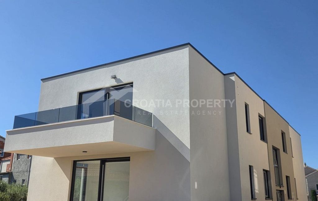 seaside apartment with spacious garden srima - 3822 (2)