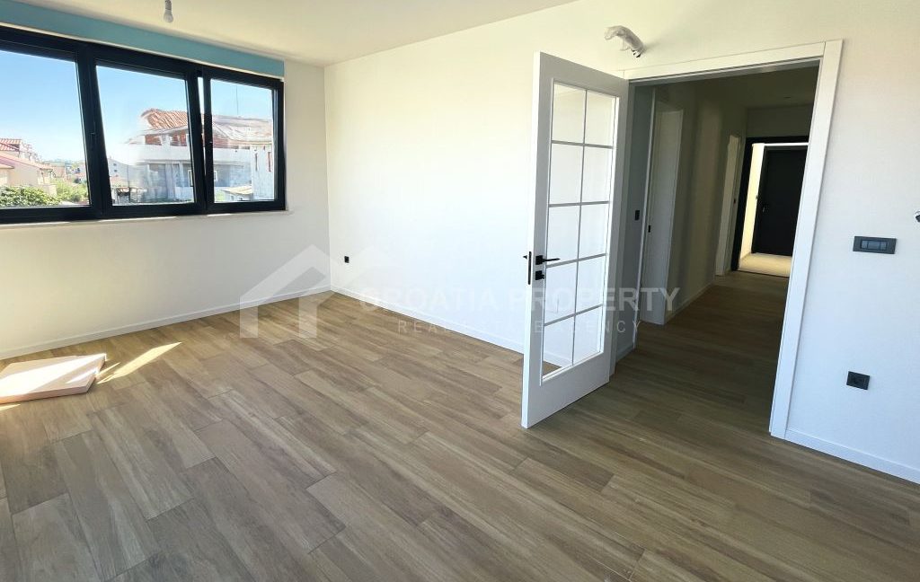 seaside apartment with spacious garden srima - 3822 (4)
