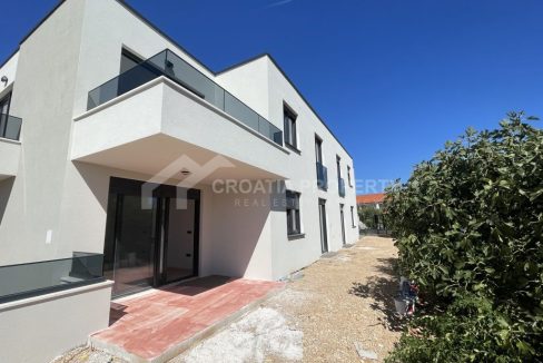 spacious apartment with beautiful garden srima - 3821 (1)