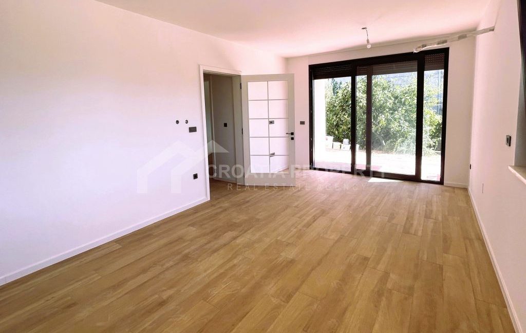 spacious apartment with beautiful garden srima - 3821 (3)