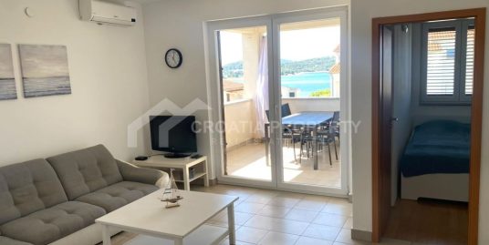 Two story apartment near the beach Rogoznica
