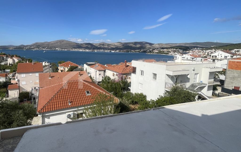 beachfront penthouse with stunning view ciovo - 3858 (11)
