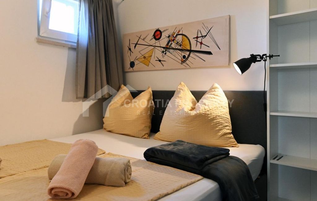 detached seaside house with garden murter (8) - 1K JPEG
