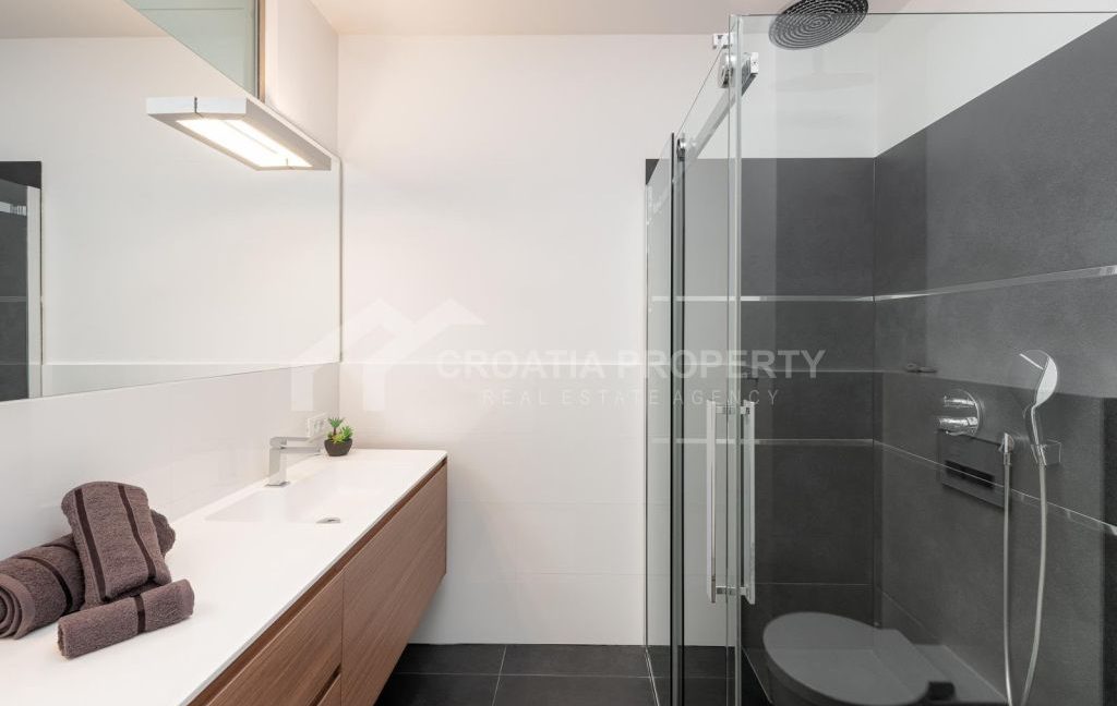 luxurious apartment with open sea view podstrana - 3868 (12)