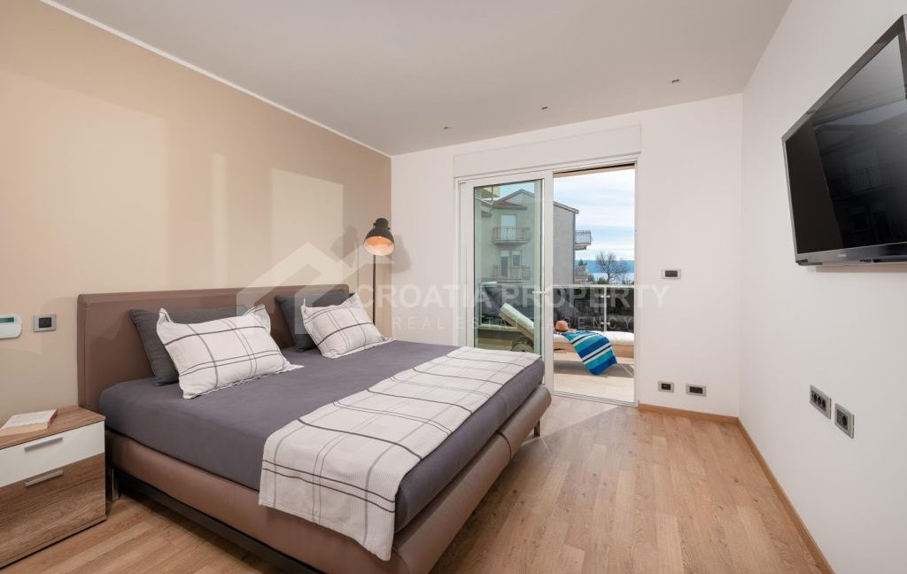 luxurious apartment with open sea view podstrana - 3868 (8)