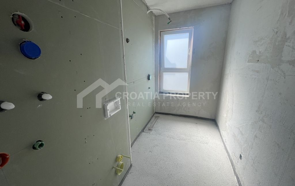 new 1st floor apartment with a pool ciovo (6)