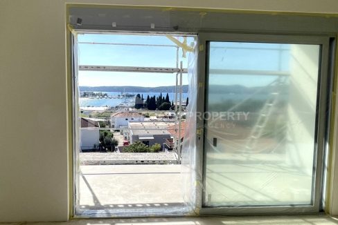 new 2nd floor apartment with spacious terrace trogir - 3866 (1)