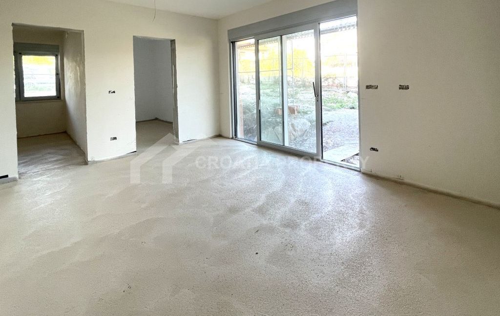new apartment with an elevator and parking lot trogir (8)