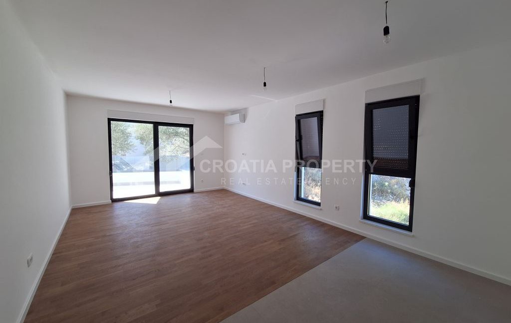 new penthouse in urban villa podstrana (2)