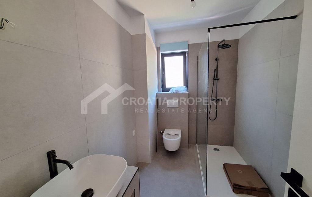 new penthouse in urban villa podstrana (7)