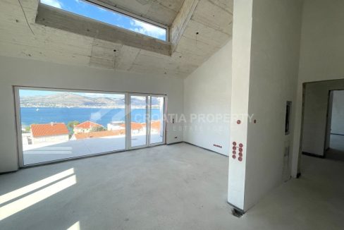 new seaside penthouse with a view ciovo - 3861 (1)
