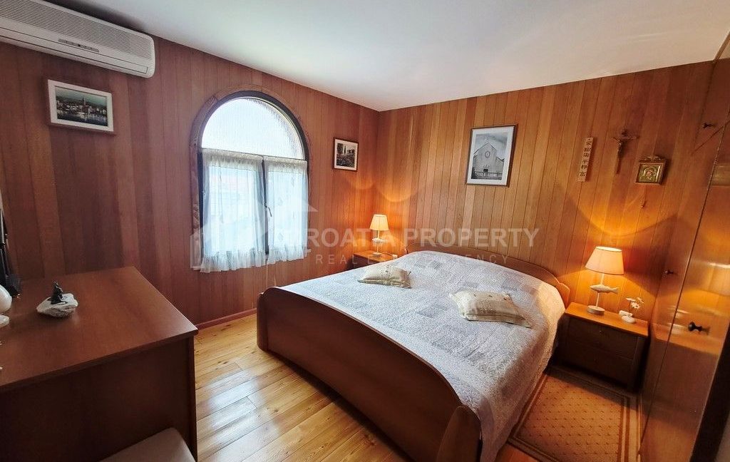 spacious stand alone house brac - 3848 (15)