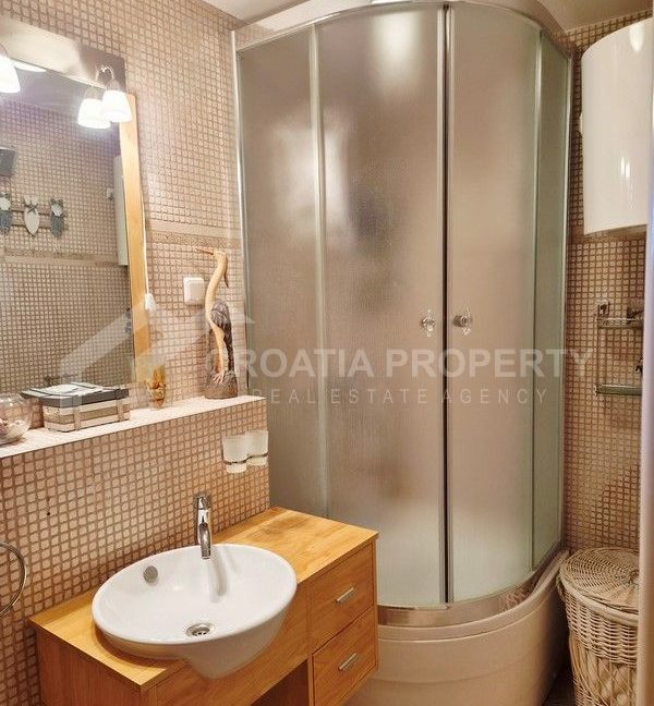 spacious stand alone house brac - 3848 (16)