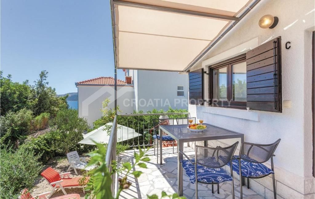 stand alone house with a pool ciovo - 3852 (16)