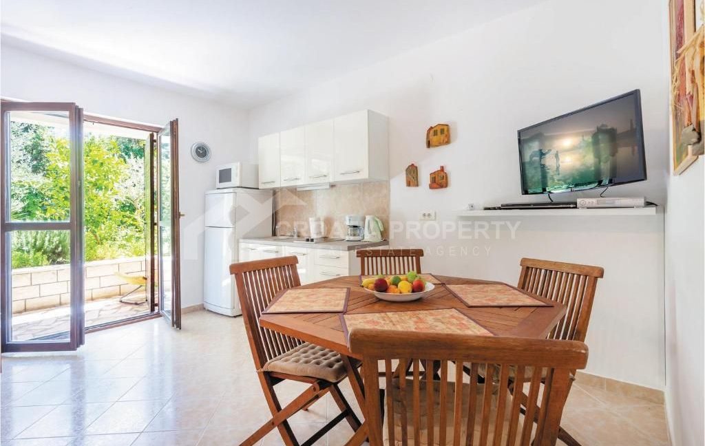 stand alone house with a pool ciovo - 3852 (9)